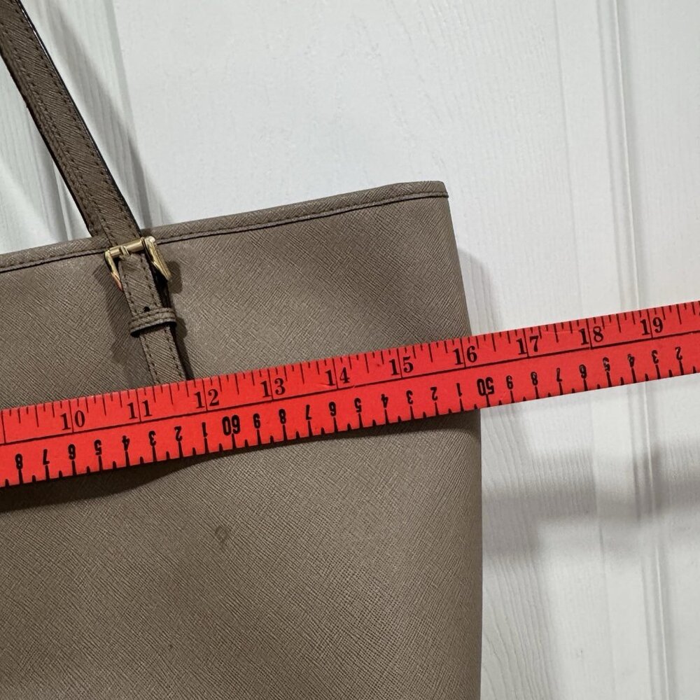 MICHAEL KORS Taupe Leather Jet Set Tote Bag Purse Vacation Brunch Spring‎ Summer - Picture 13 of 15